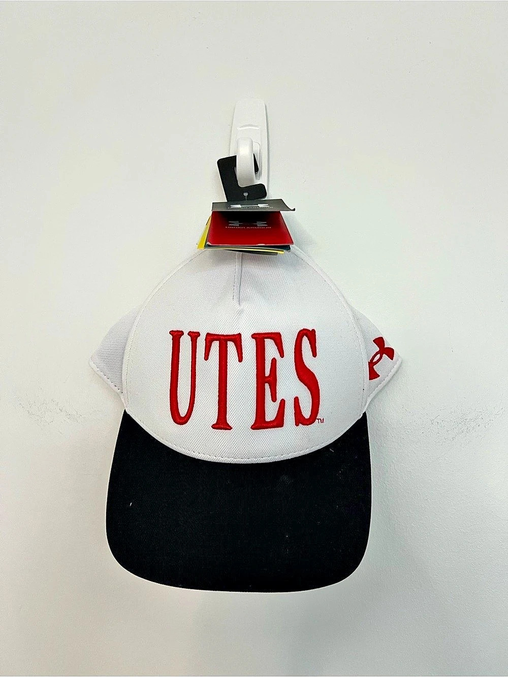 NWT Under Armour Utah Utes Adjustable Hat White & Black